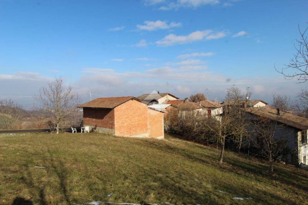 casa indipendente in vendita a Carpineti in zona Valestra