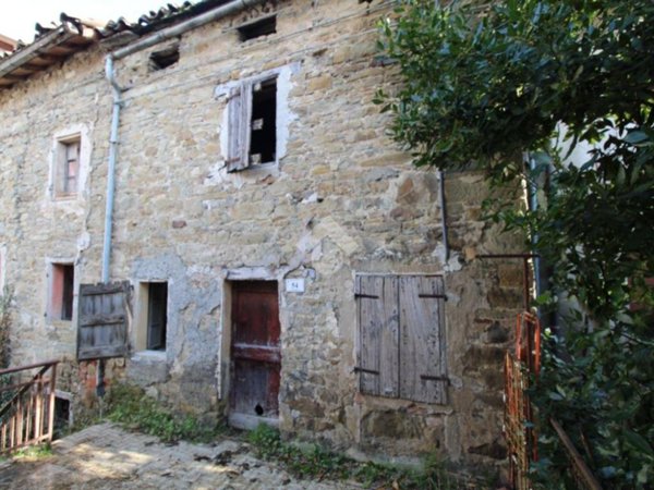 appartamento in vendita a Carpineti in zona Savognatica