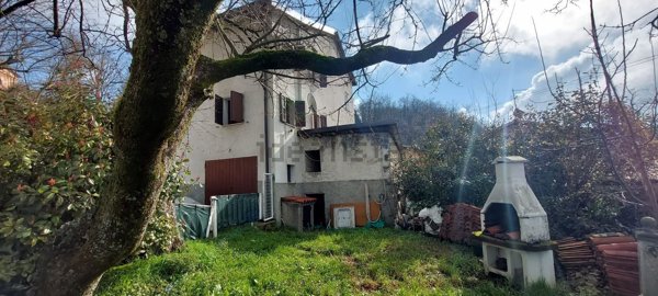 casa indipendente in vendita a Carpineti