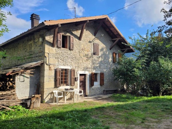 casa indipendente in vendita a Carpineti