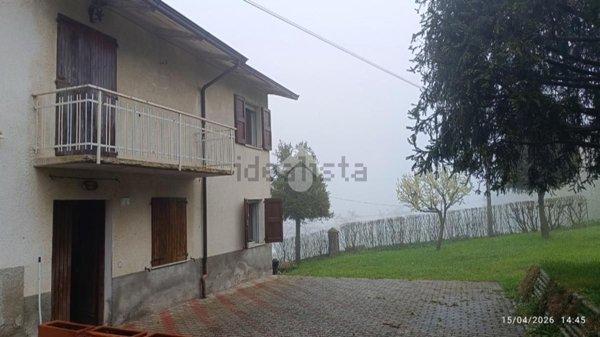 casa indipendente in vendita a Carpineti in zona Valestra