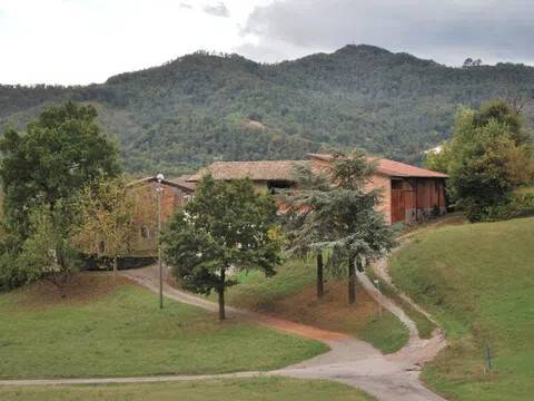 casa indipendente in vendita a Carpineti in zona Villa