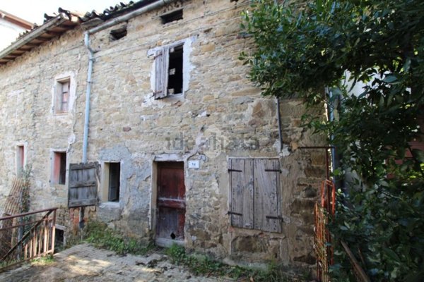 appartamento in vendita a Carpineti in zona Savognatica