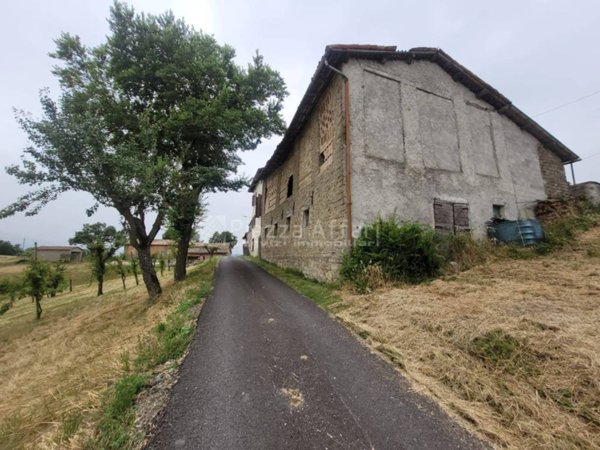 casa indipendente in vendita a Carpineti