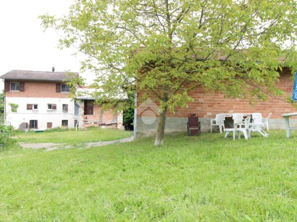 casa indipendente in vendita a Carpineti in zona Valestra