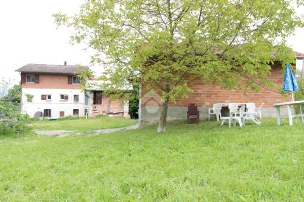 casa indipendente in vendita a Carpineti in zona Valestra