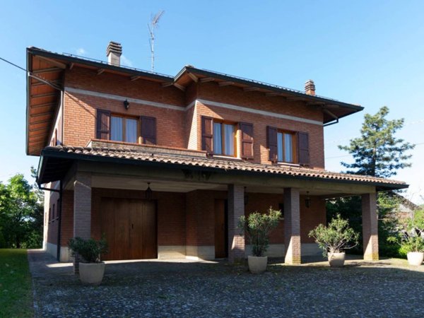 casa indipendente in vendita a Carpineti in zona Montelago
