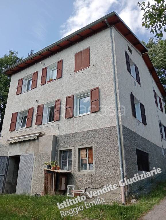 appartamento in vendita a Carpineti in zona Ca' de Lanzi
