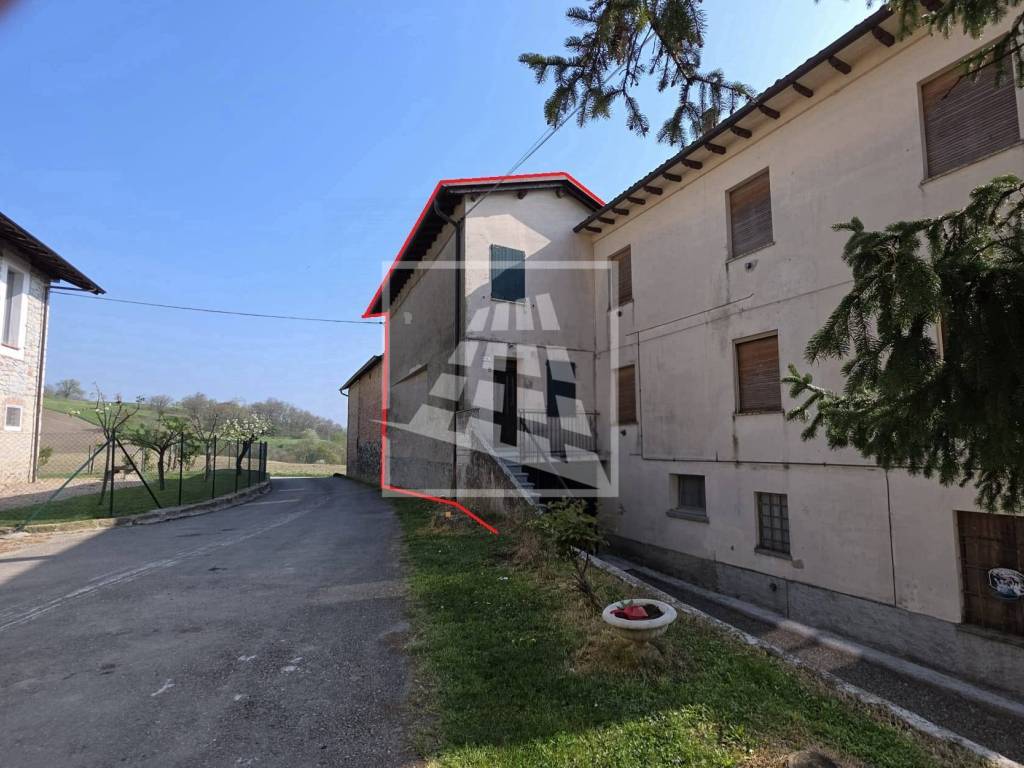 appartamento in vendita a Carpineti in zona Montelago