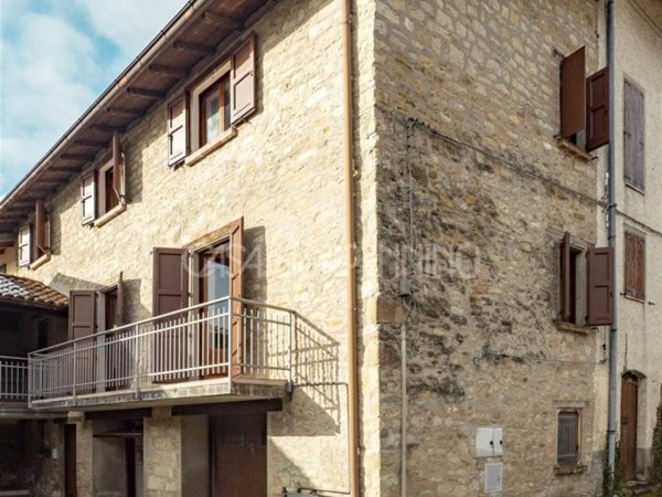 casa indipendente in vendita a Carpineti