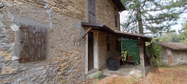 pentavano in vendita a Carpineti in zona Ca' Dorsini