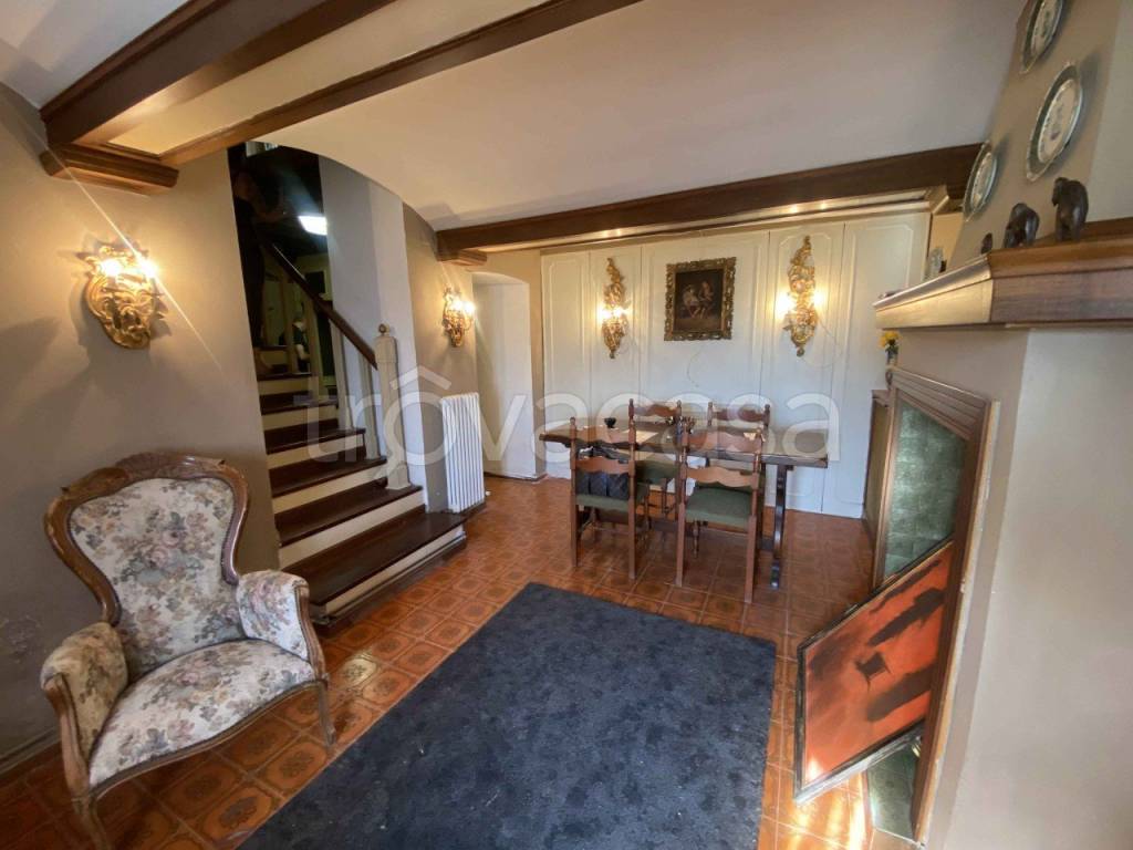 casa indipendente in vendita a Carpineti in zona Pantano