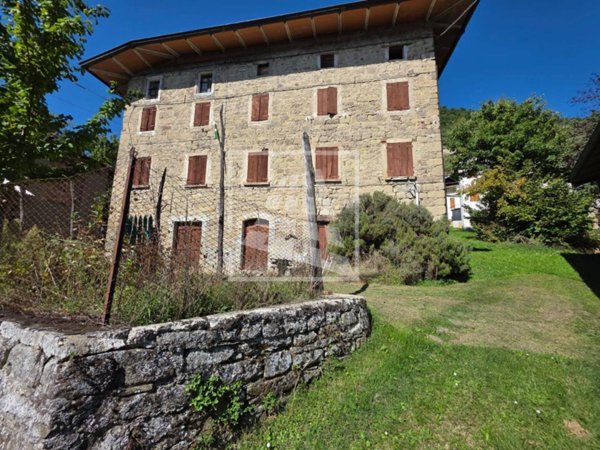 appartamento in vendita a Carpineti in zona Ca' Dorsini