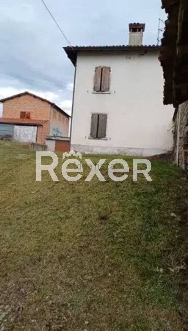 casa indipendente in vendita a Carpineti in zona Ca' Dorsini