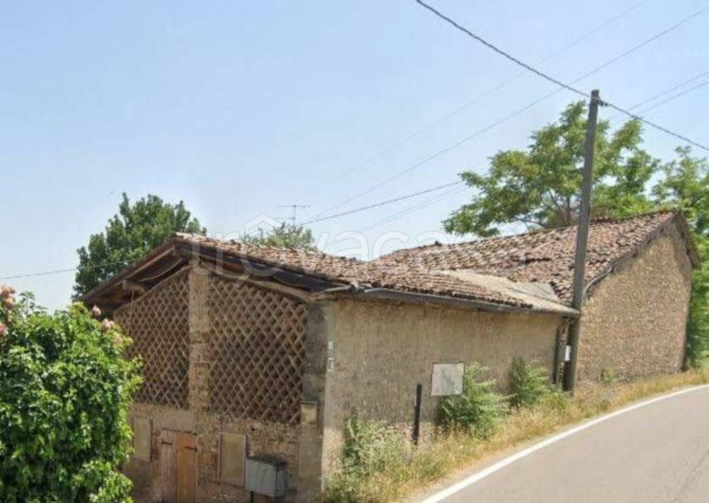 casa indipendente in vendita a Casalgrande in zona Villalunga