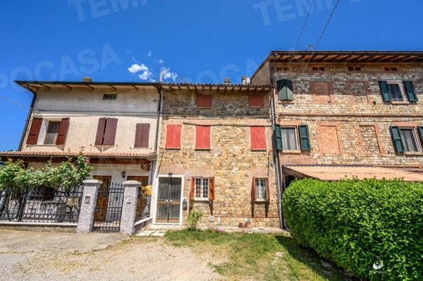 casa indipendente in vendita a Casalgrande in zona Villalunga