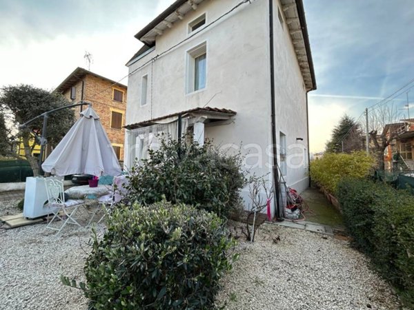 casa indipendente in vendita a Casalgrande in zona Villalunga