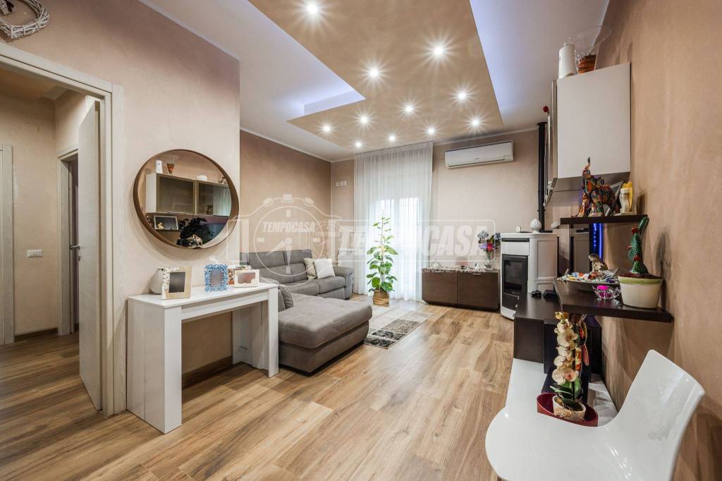 appartamento in vendita a Casalgrande in zona Villalunga
