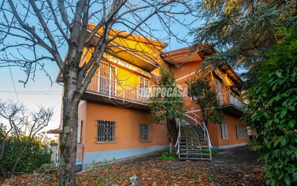 casa indipendente in vendita a Casalgrande in zona Sant'Antonino