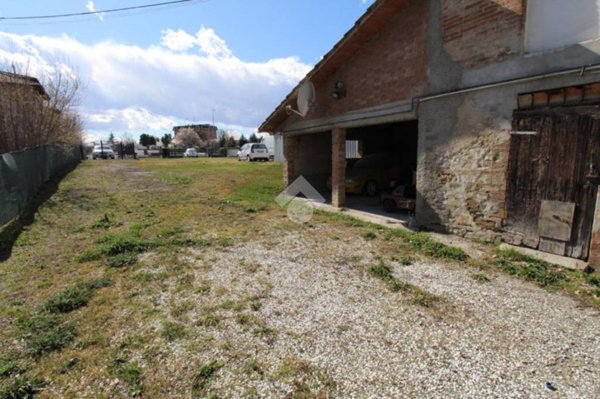 casa indipendente in vendita a Casalgrande in zona Villalunga