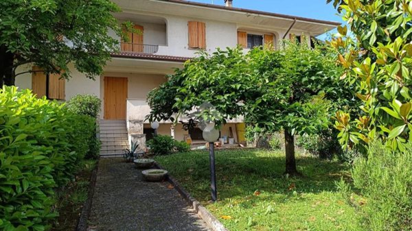 casa indipendente in vendita a Casalgrande