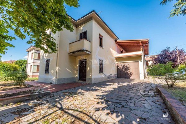 casa indipendente in vendita a Casalgrande in zona Villalunga
