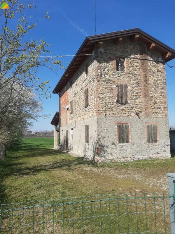 casa indipendente in vendita a Casalgrande in zona Villalunga