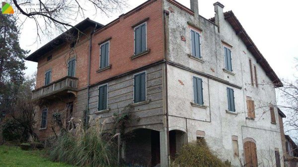 villa in vendita a Casalgrande in zona Dinazzano
