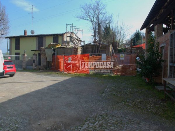 locale commerciale in vendita a Casalgrande in zona Villalunga