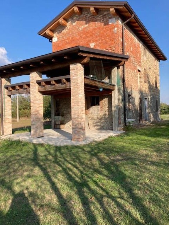casa indipendente in vendita a Casalgrande in zona Villalunga