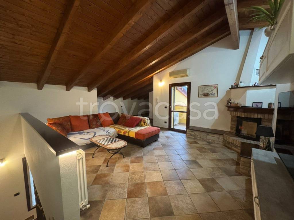 appartamento in vendita a Casalgrande in zona Salvaterra