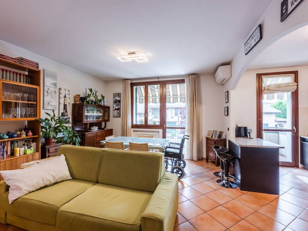 casa indipendente in vendita a Casalgrande in zona Salvaterra