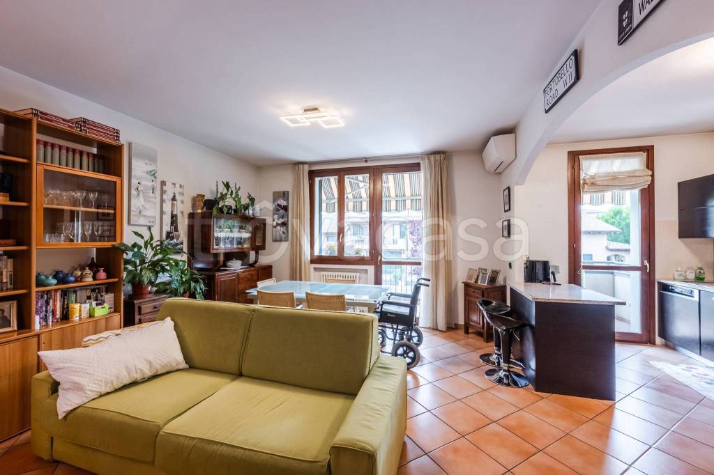 casa indipendente in vendita a Casalgrande in zona Salvaterra