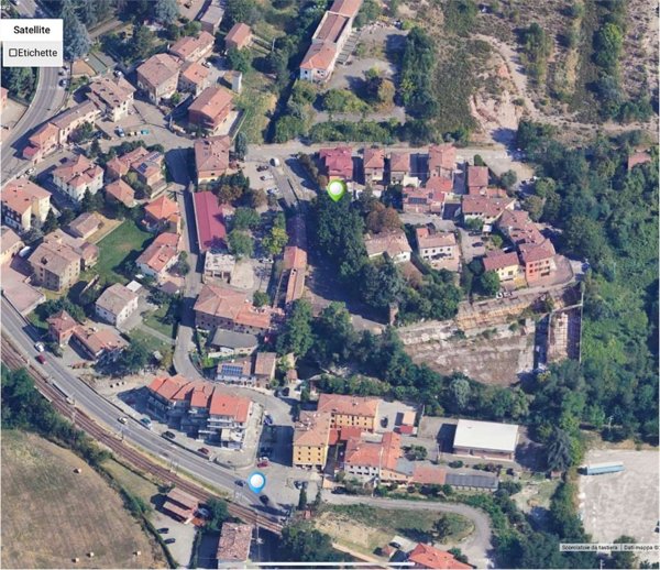 casa indipendente in vendita a Casalgrande in zona Veggia