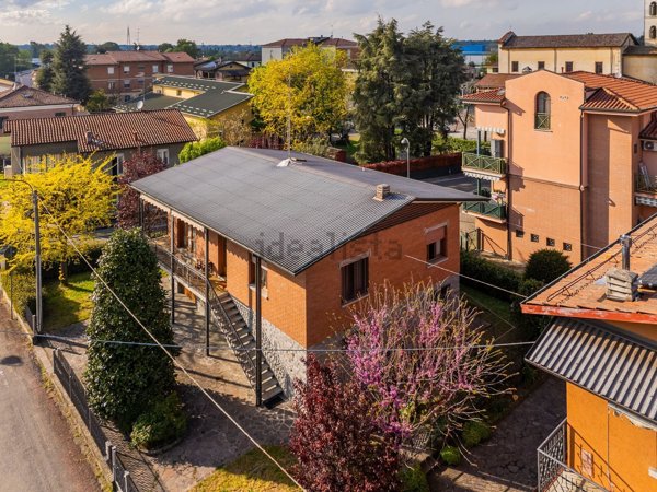 casa indipendente in vendita a Casalgrande in zona Salvaterra