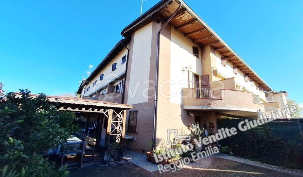 casa indipendente in vendita a Casalgrande in zona Salvaterra