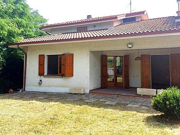 casa indipendente in vendita a Casalgrande in zona Villalunga