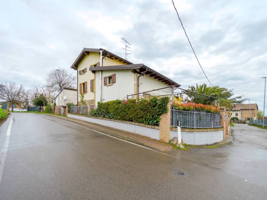casa indipendente in vendita a Casalgrande