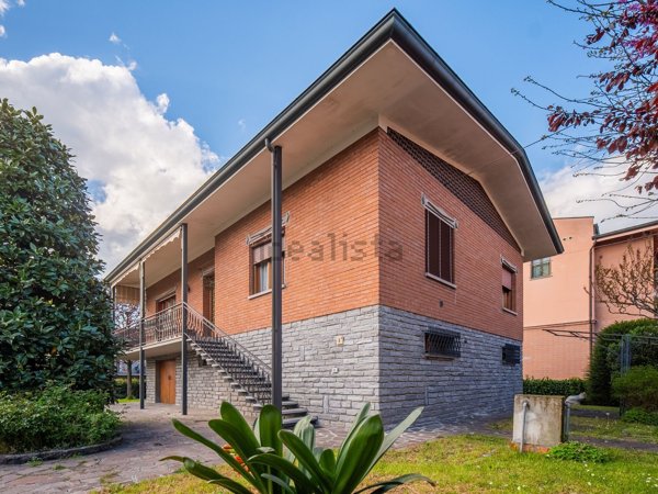 casa indipendente in vendita a Casalgrande in zona Salvaterra