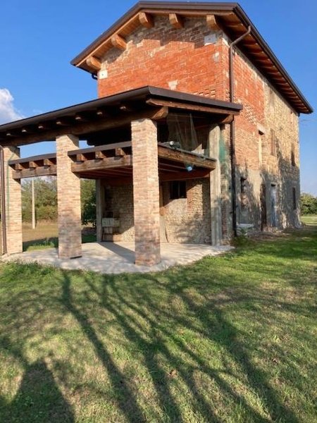 casa indipendente in vendita a Casalgrande in zona Villalunga