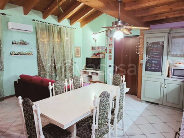 appartamento in vendita a Casalgrande in zona Salvaterra