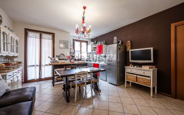 appartamento in vendita a Casalgrande in zona Dinazzano