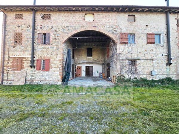 casa indipendente in vendita a Casalgrande in zona Salvaterra