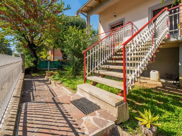casa indipendente in vendita a Casalgrande in zona Villalunga