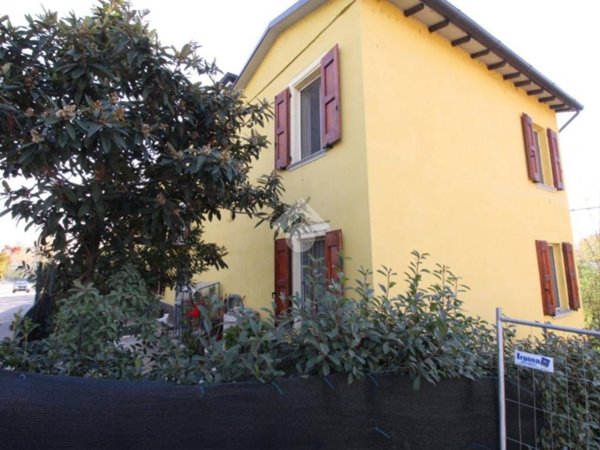 casa indipendente in vendita a Casalgrande in zona Villalunga