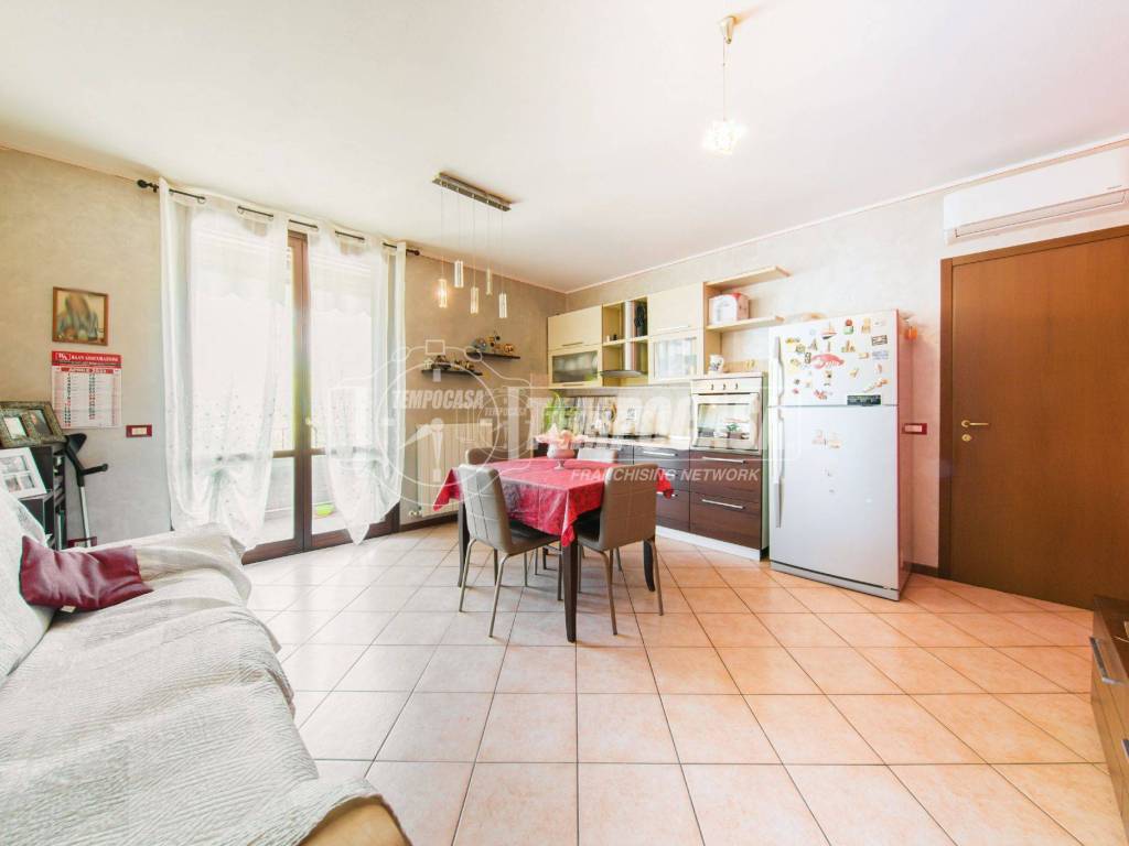 appartamento in vendita a Casalgrande in zona Salvaterra