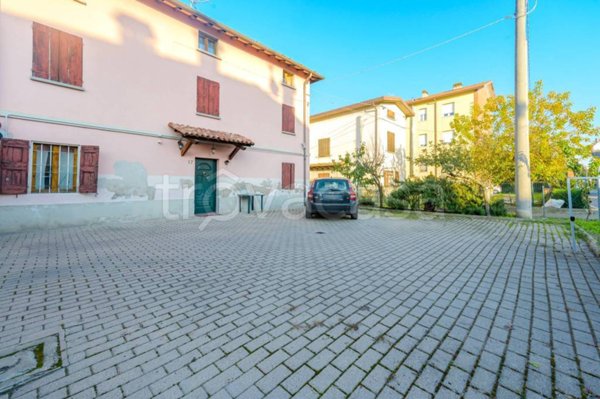 casa indipendente in vendita a Casalgrande in zona Salvaterra