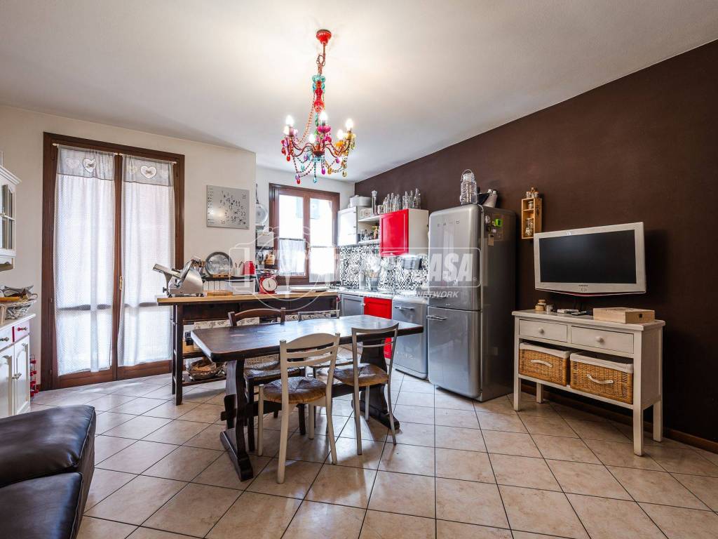 appartamento in vendita a Casalgrande in zona Dinazzano