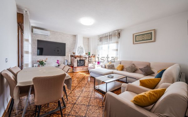 appartamento in vendita a Casalgrande in zona Veggia