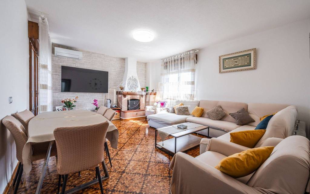 appartamento in vendita a Casalgrande in zona Veggia